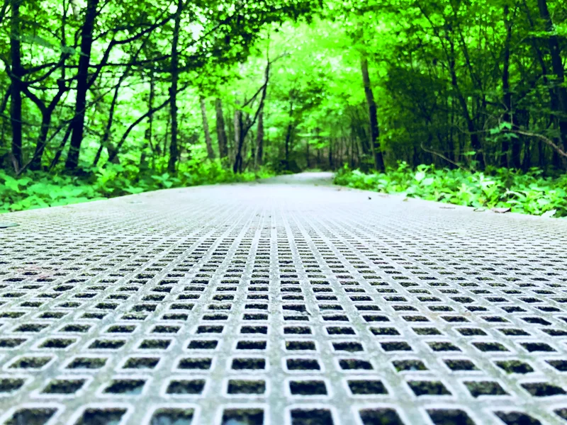 Caillebotis en polyester, résistant à la corrosion, léger et durable